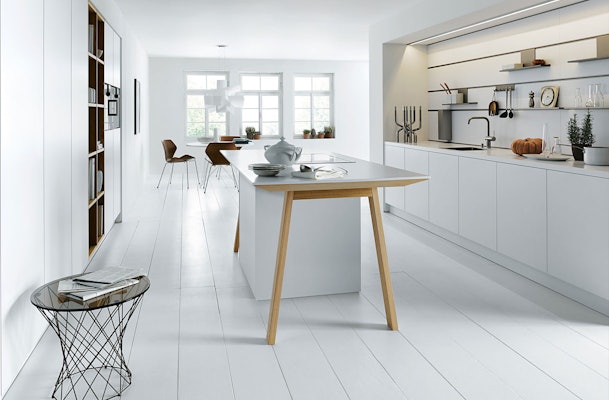 Moderne witte keuken.
